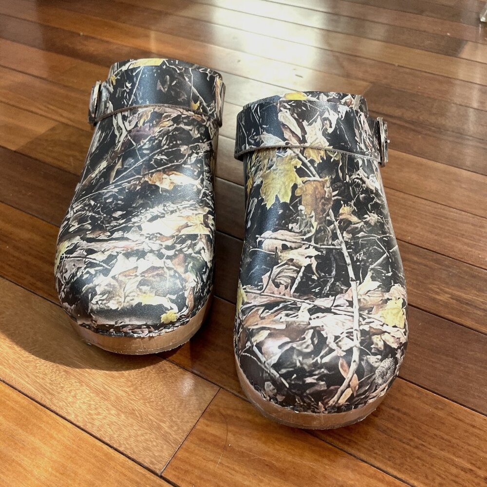 No.6 James Clog Camo Fall Leaves